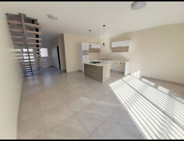 4 BEDROOM DUPLEX RENTED IN PARK HILL